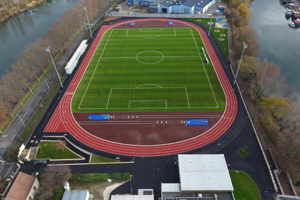 ILE ST DENIS – STADE ROBERT CESAR